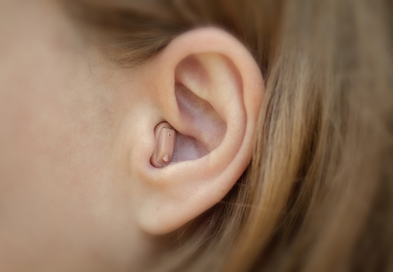 Closeup-of-Hearing-Aid-During-Live-Speech-Mapping
