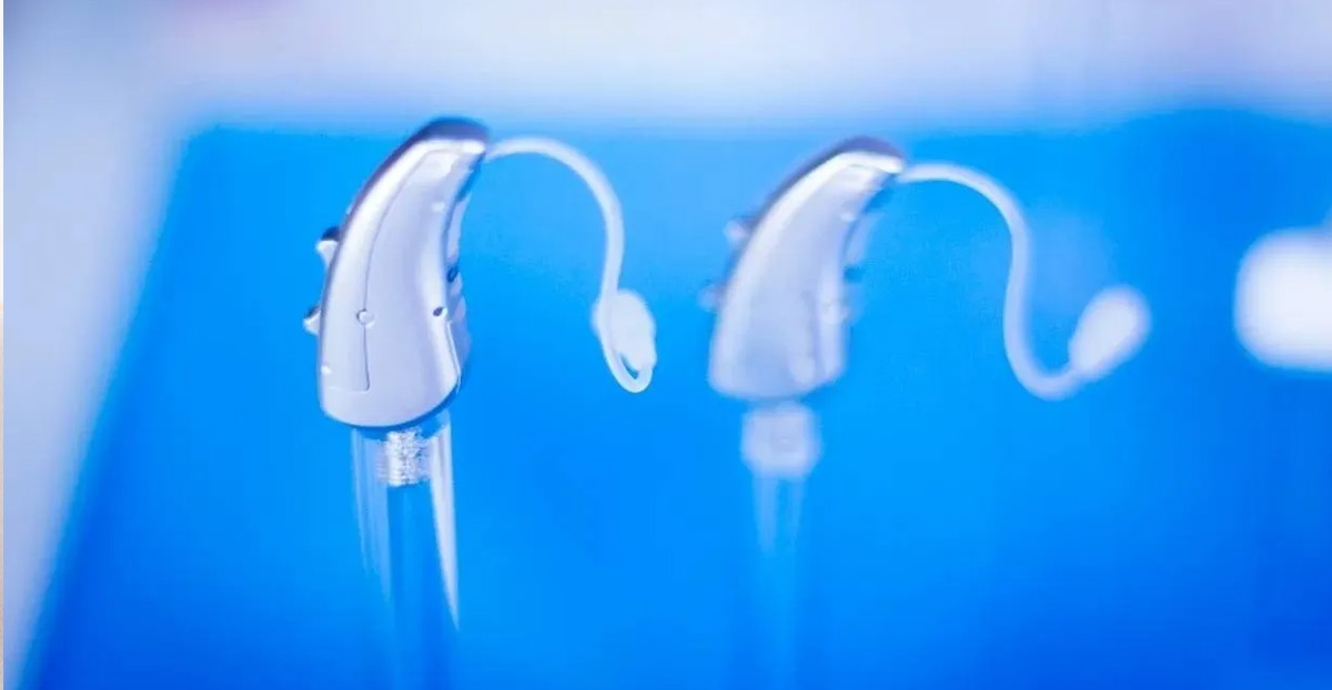 Closeup-of-Hearing-Aids-During-Electroacoustic-Assessments-of-Hearing-Aids