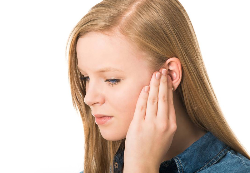 Woman-Suffering-from-Tinnitus