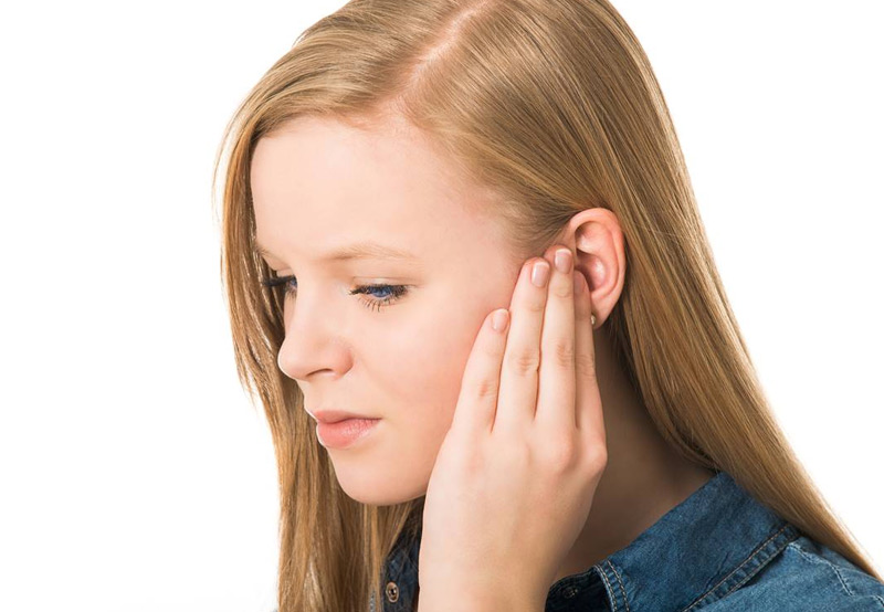 Young-Girl-Using-CROS-Hearing-Aids